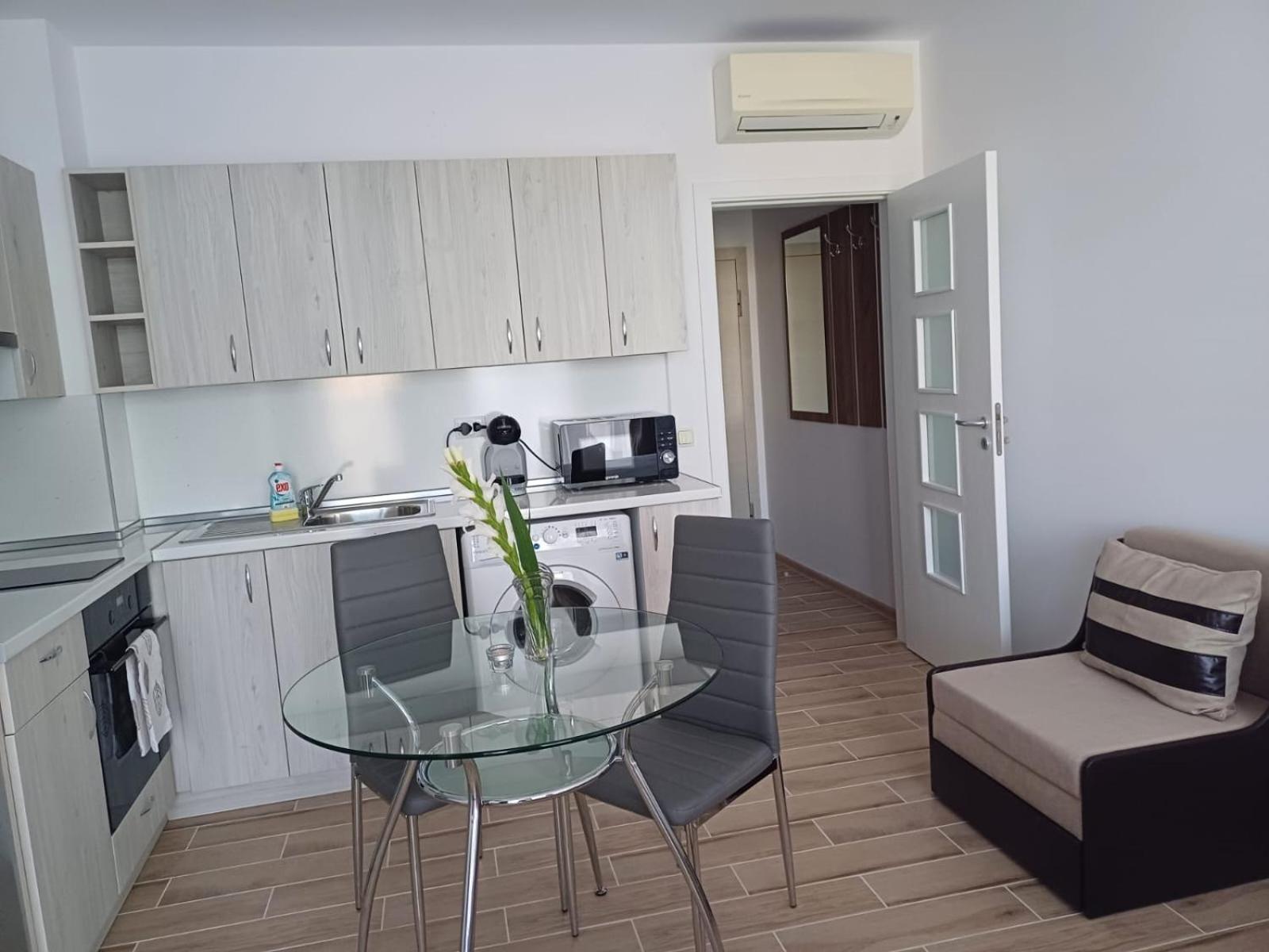 Апартамент - Студио Престиж 2 Hisarea Exterior foto